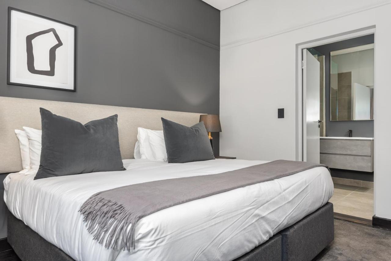One Calais Luxury * Cape Town