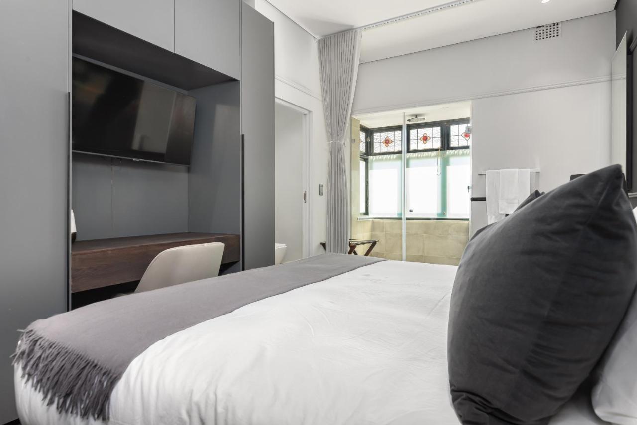 One Calais Luxury *