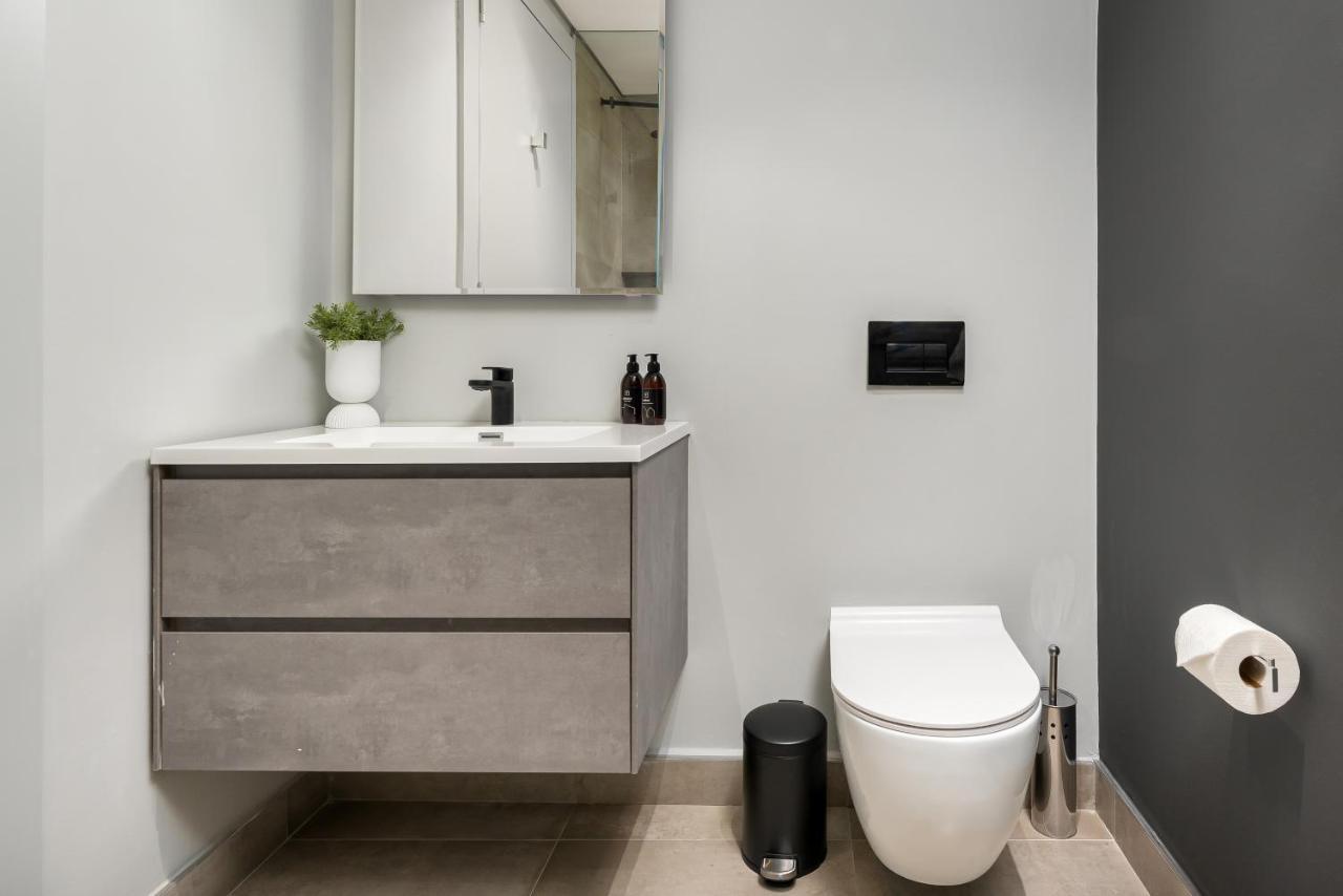 One Calais Luxury * Cape Town