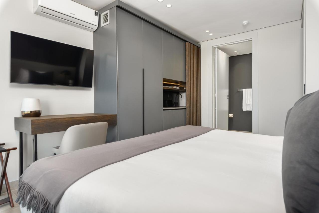 One Calais Luxury Apartment *