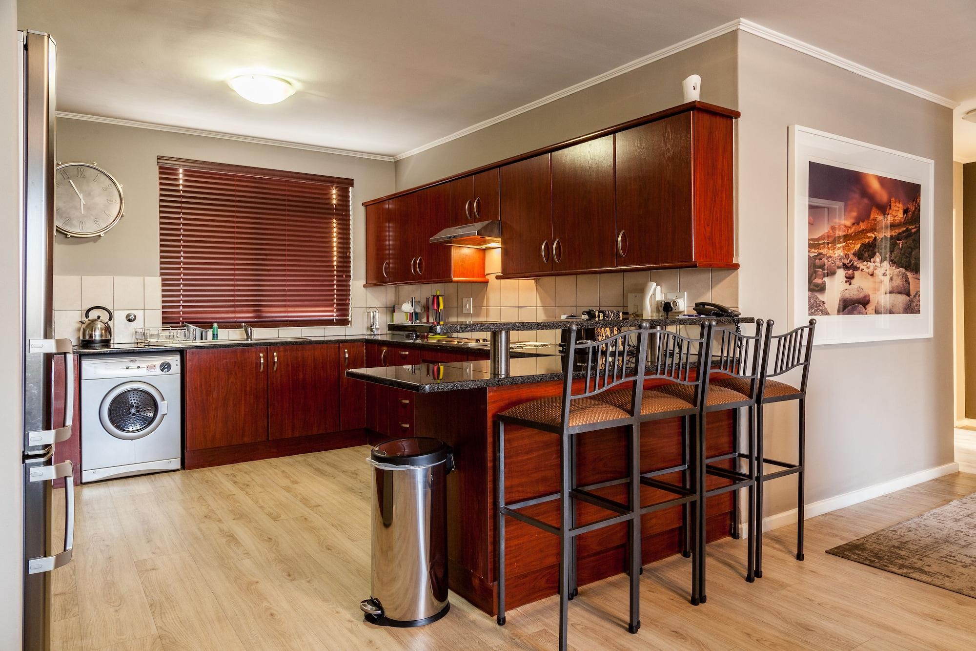 Aparthotel Island Club &