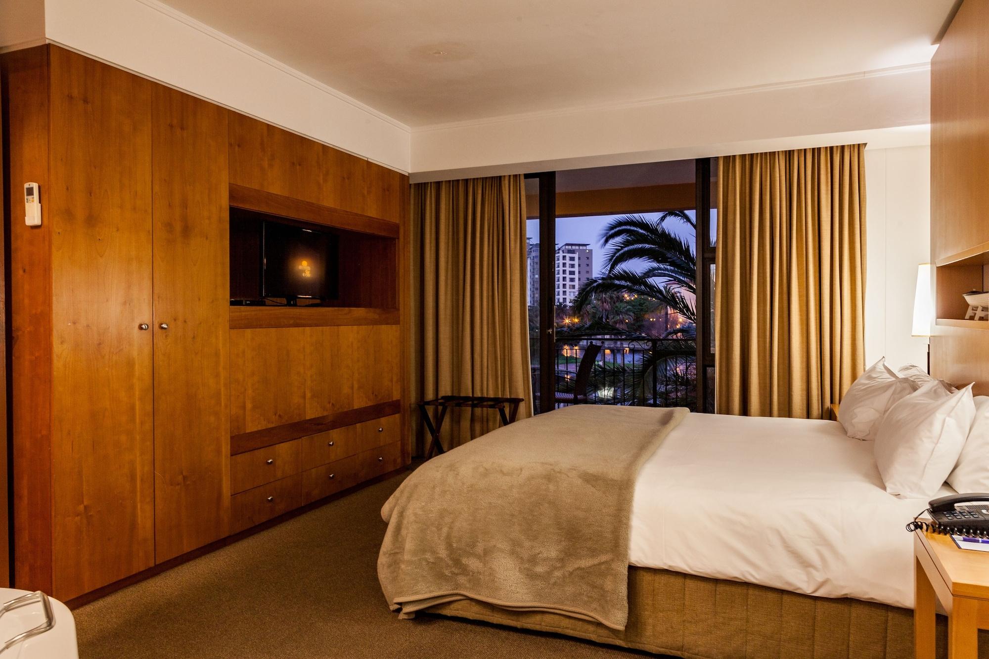 Island Club & 4* Cape Town