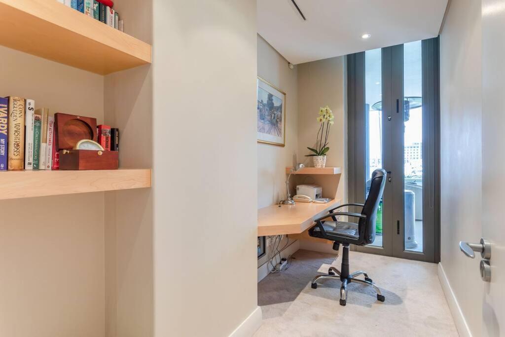 Outstanding V&a Marina Waterfront Apartamento