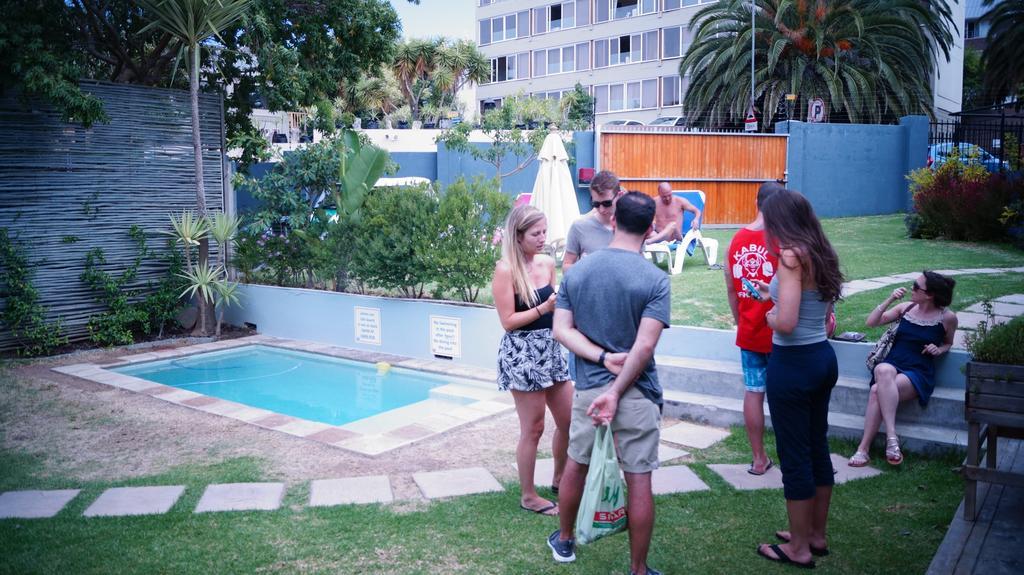 Atlantic Point Backpackers * Cape Town
