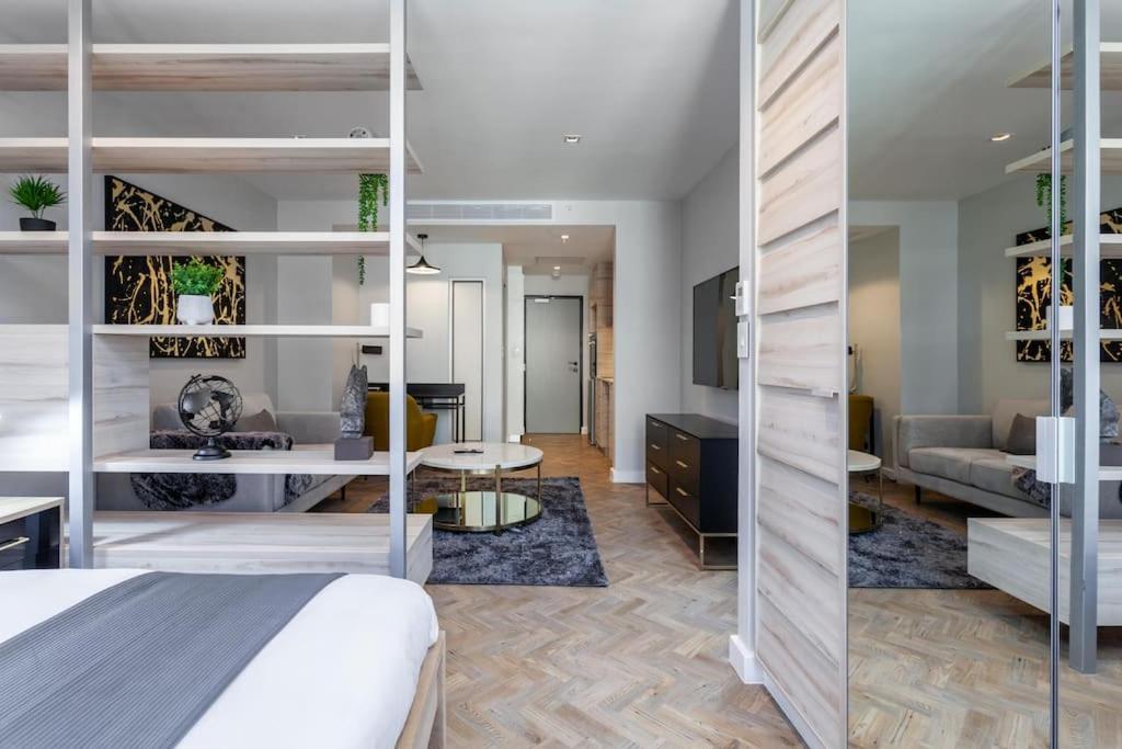 Stunning Studio In The Heart Of The Mother Apartment Cape Town