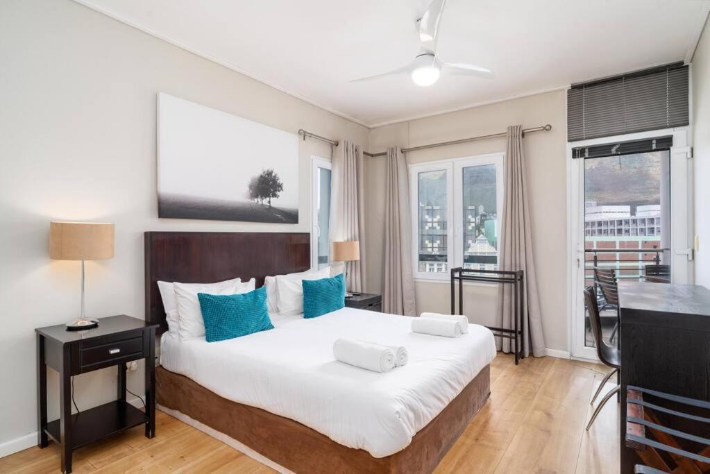 2 Bedroom - Nightlife Explorer Cape Town