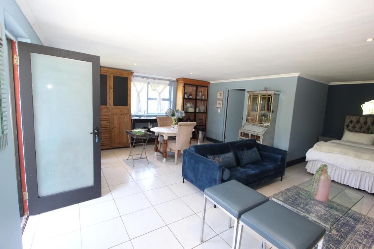 Alphen Drive Apartments Apartment