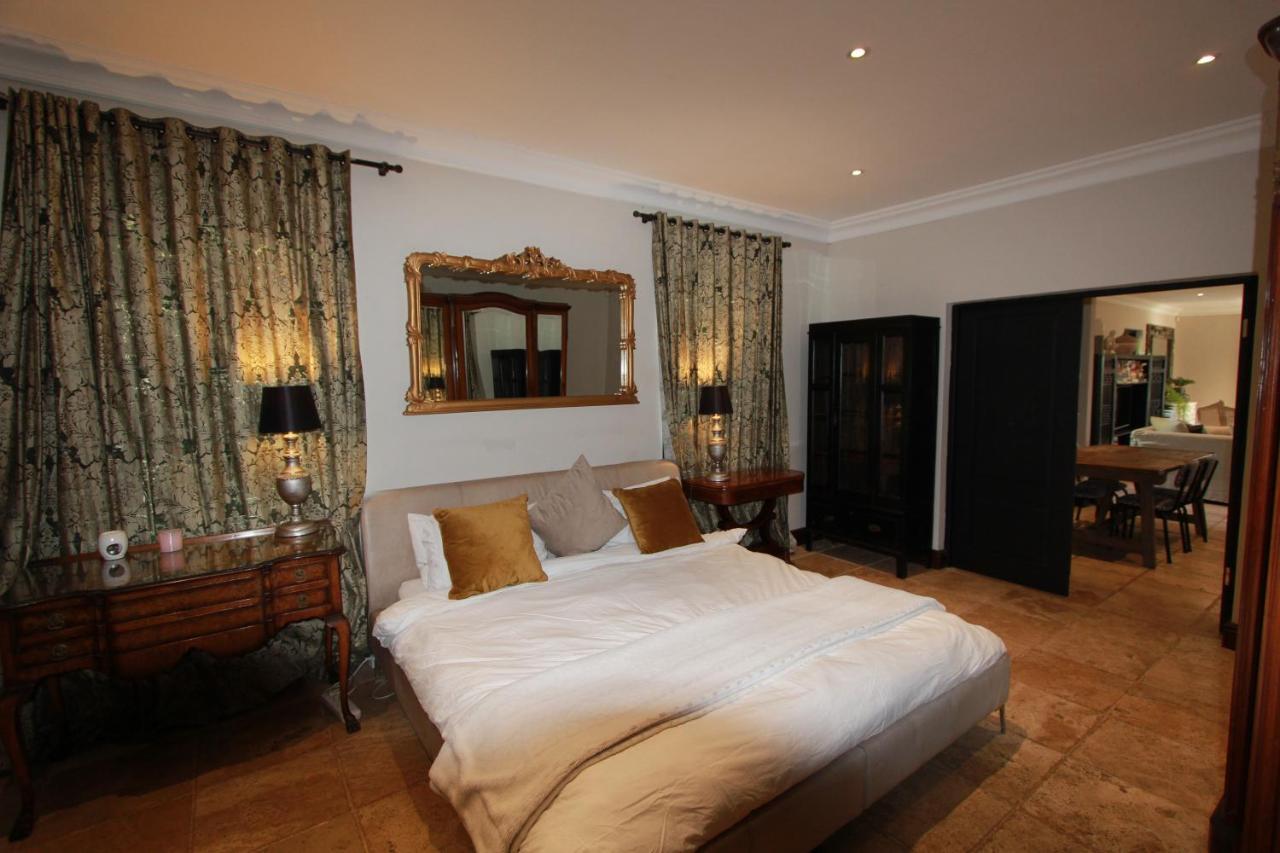 Alphen Drive Apartments *
