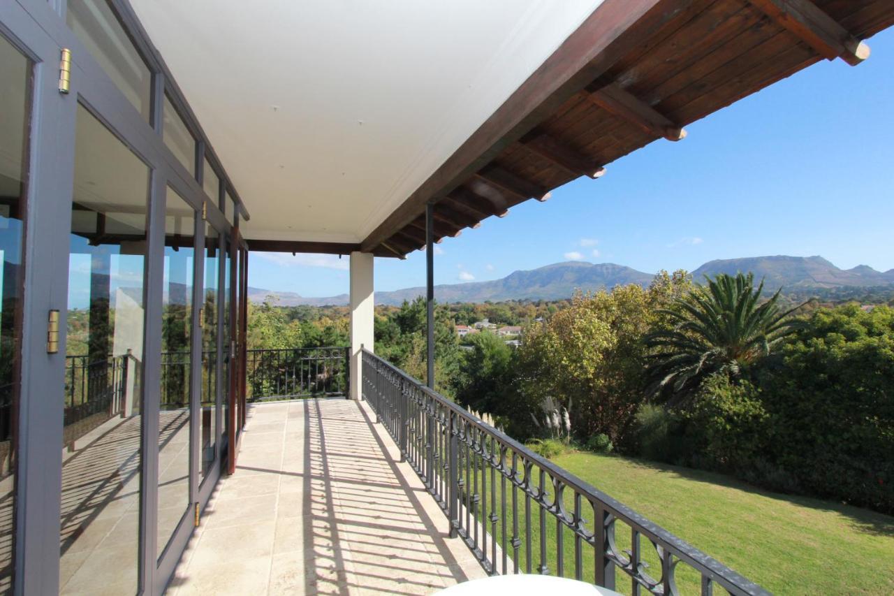 Alphen Drive Apartments Apartment *