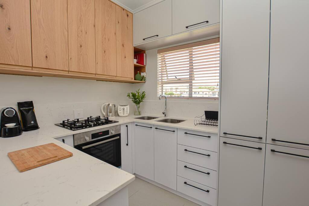 208 Beautiful Club Apartment! Cidade Do Cabo