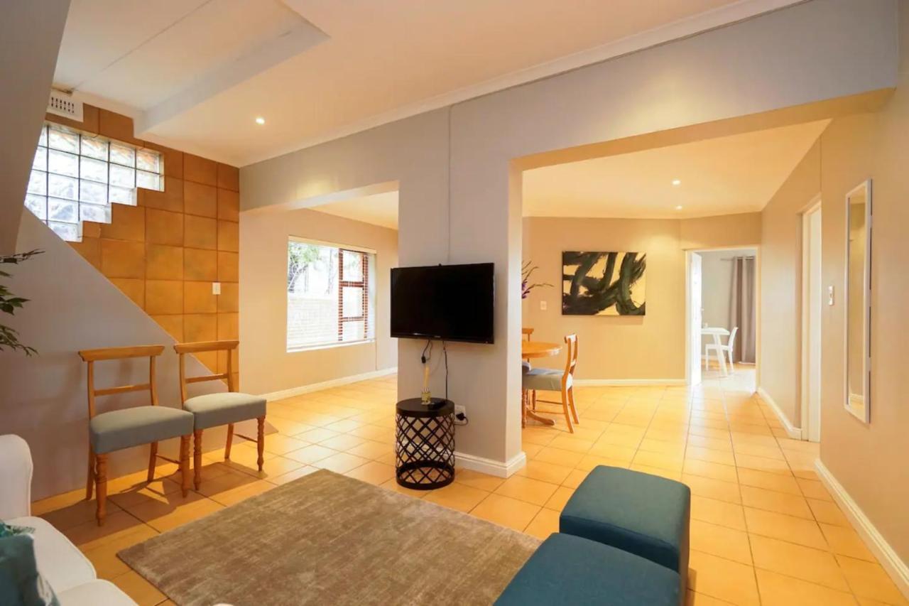 Spaciaous 2 Bedroom Bokaap *