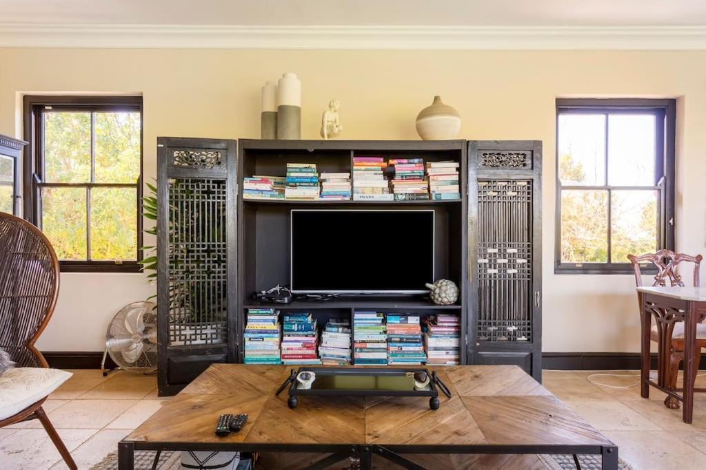 Alphen Drive Apartments Apartment *