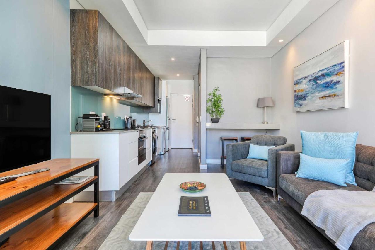 Backup-powered Elegant Mountain View Apartment *
