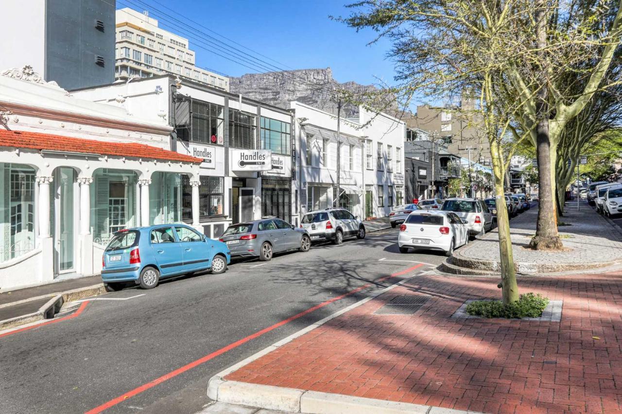 Backup-powered Elegant Mountain View * Cape Town