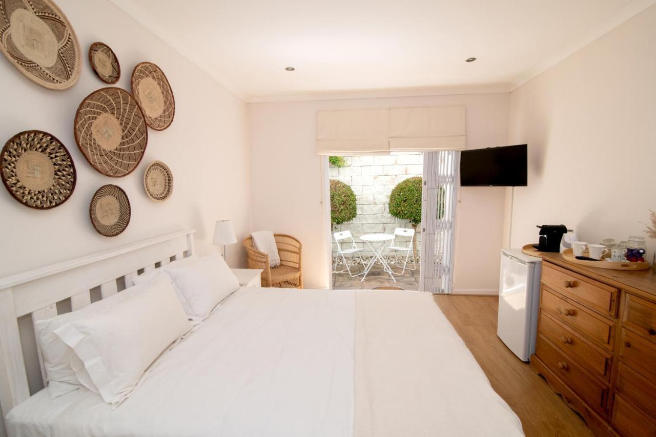 Camps Bay Guest With Private Pool Holiday home Cape Town