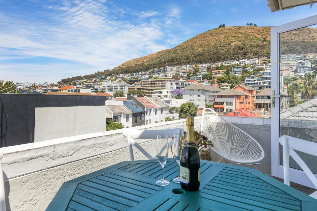 Backup-powered Elegant Promenade Retreat * Cape Town