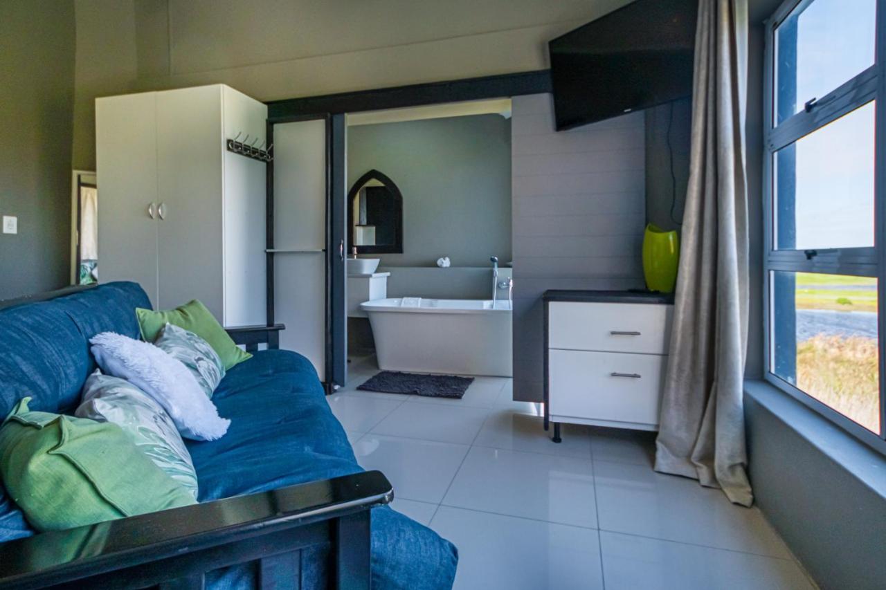 Gaia Hydro-spa And * Cape Town