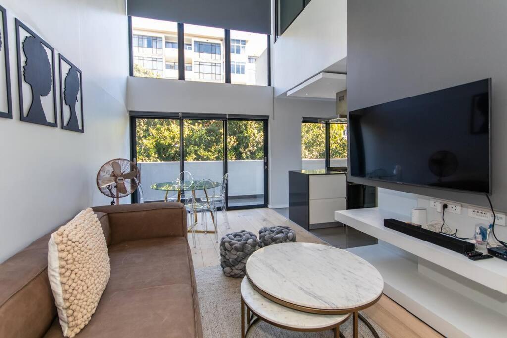 Newly Built 2-bedroom In Ten-on-q *