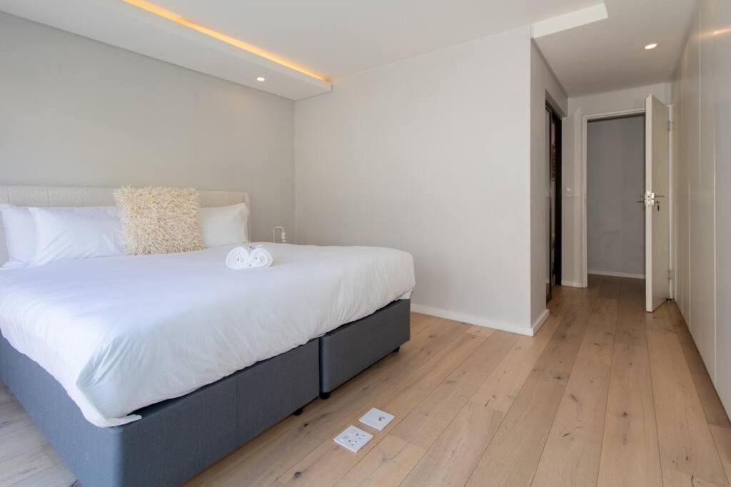 Apartment Newly Built 2-bedroom In Ten-on-q
