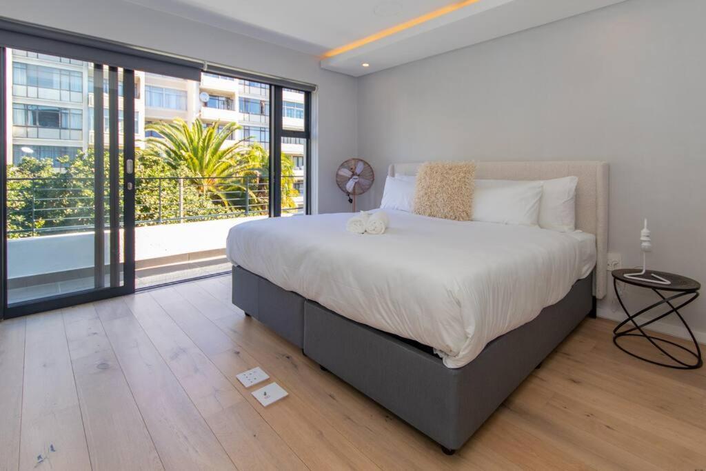 Newly Built 2-bedroom In Ten-on-q Apartment