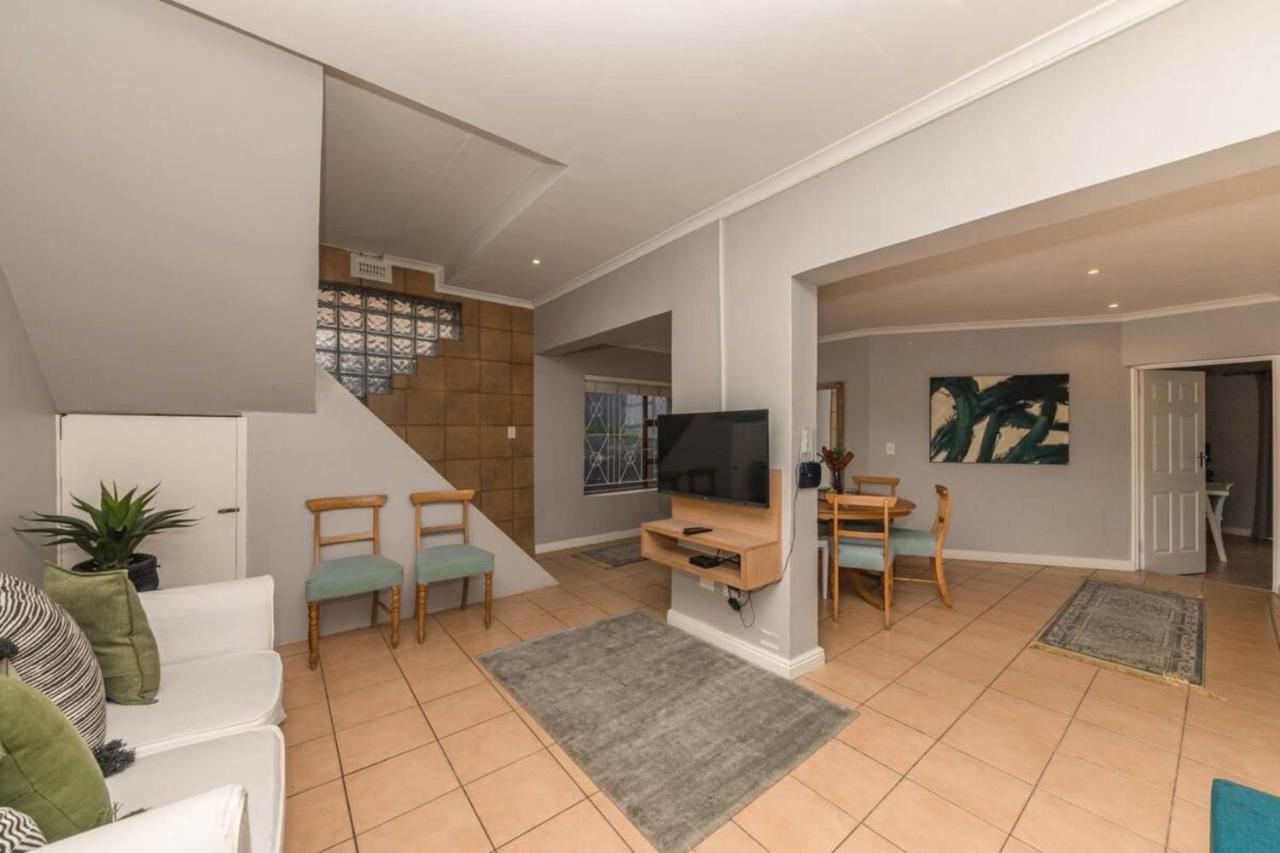 Spaciaous 2 Bedroom Bokaap *
