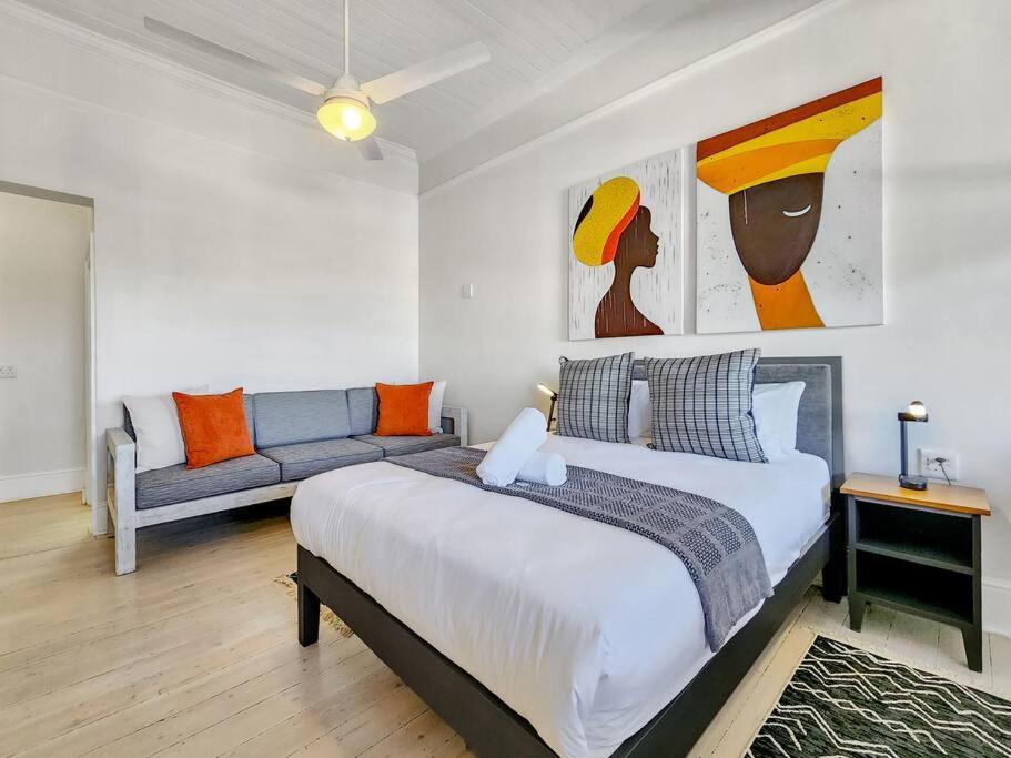 Spacious 2 Bedroom In Obz Cape Town