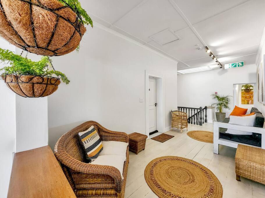 Spacious 2 Bedroom In Obz *