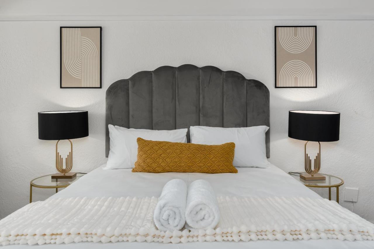 Plomarion 1 * Cape Town