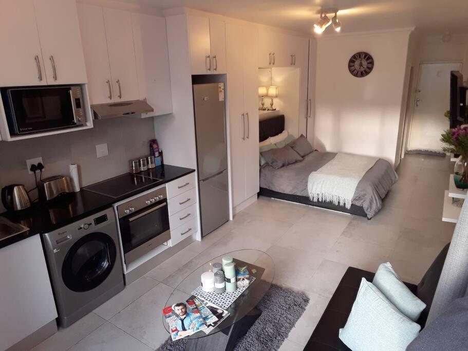 36 Hydepark Apartment