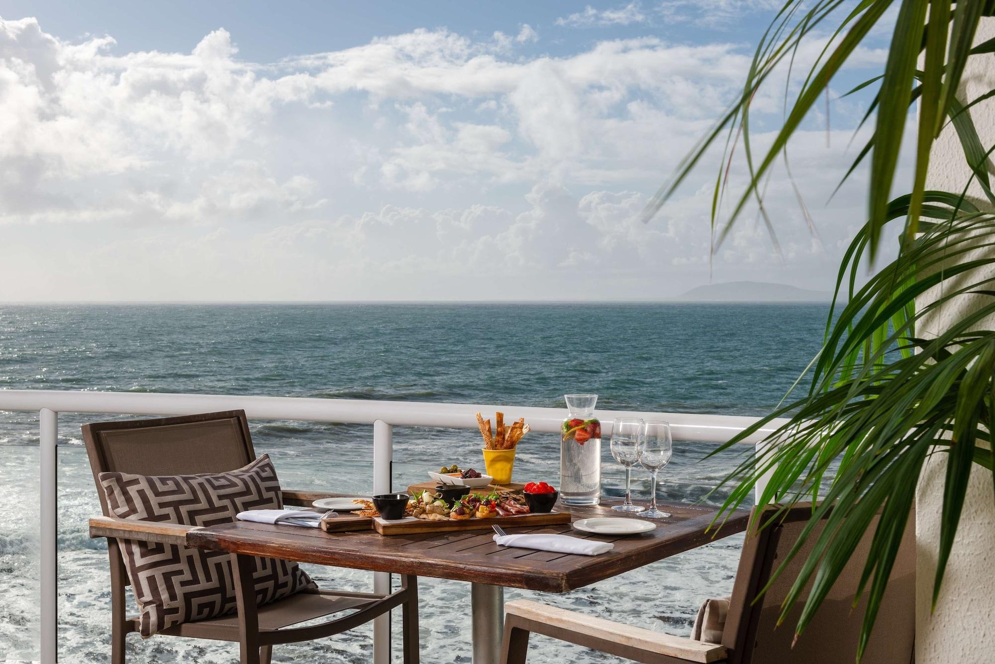 Radisson Collection Hotel, Waterfront