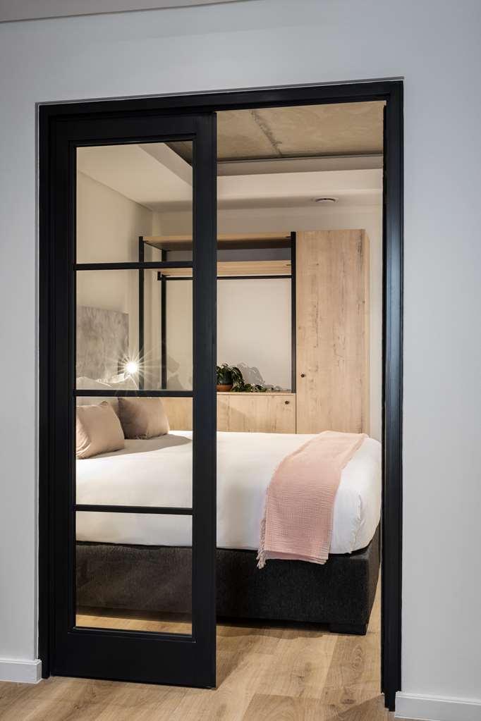 Station House 4*