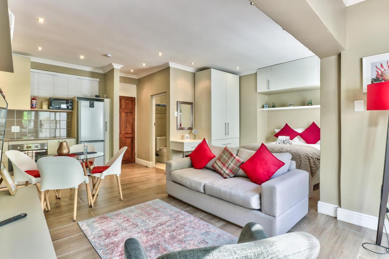 Apartment Fairmile On Main