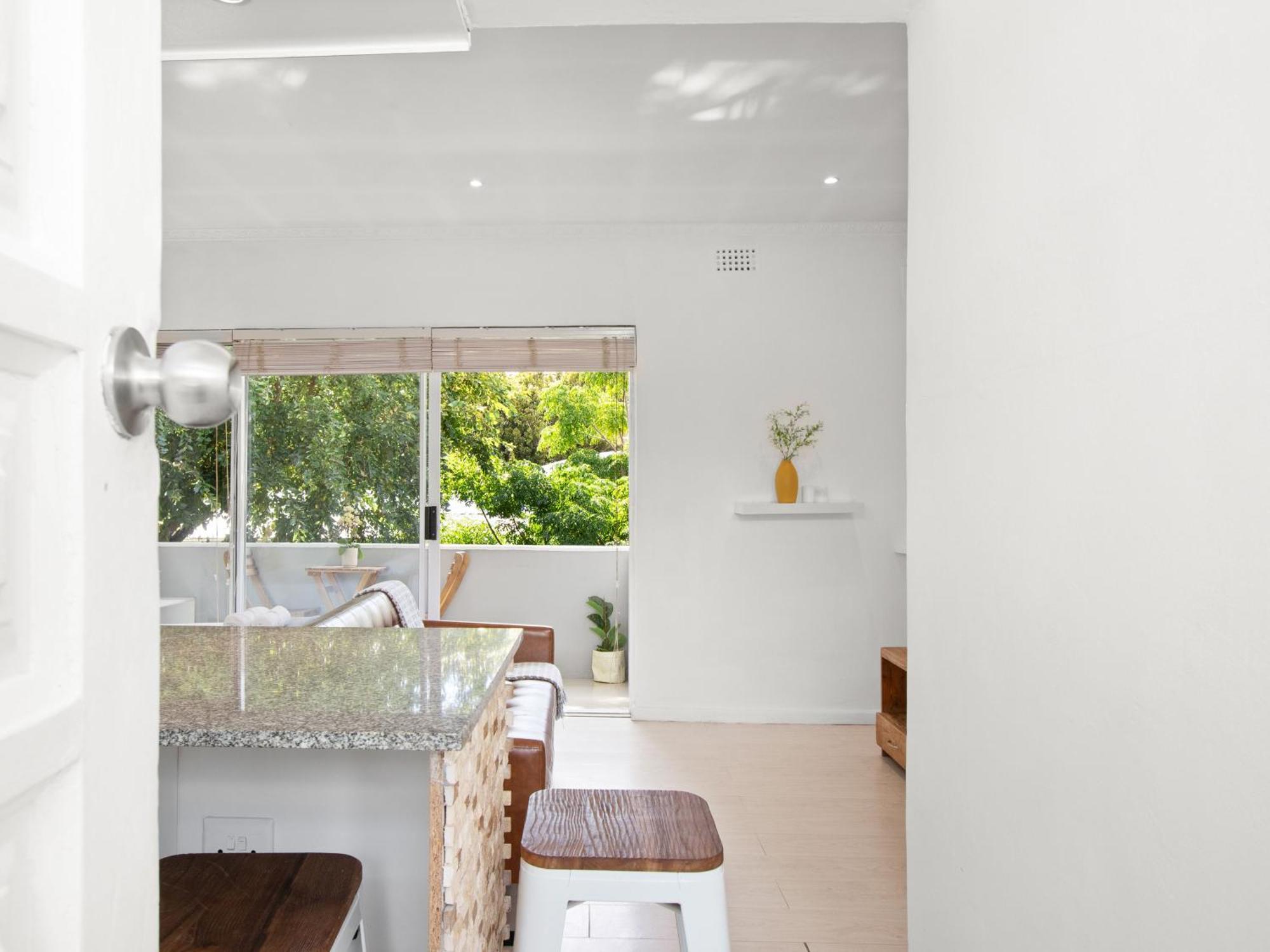 Fairmile Urban Oasis By Host Agents Apartment