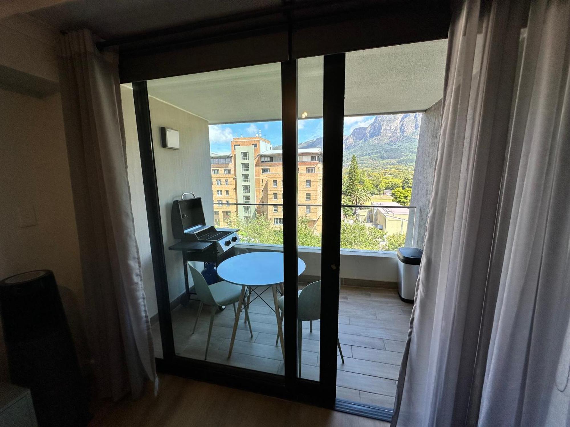 Newlands Peak Apartment