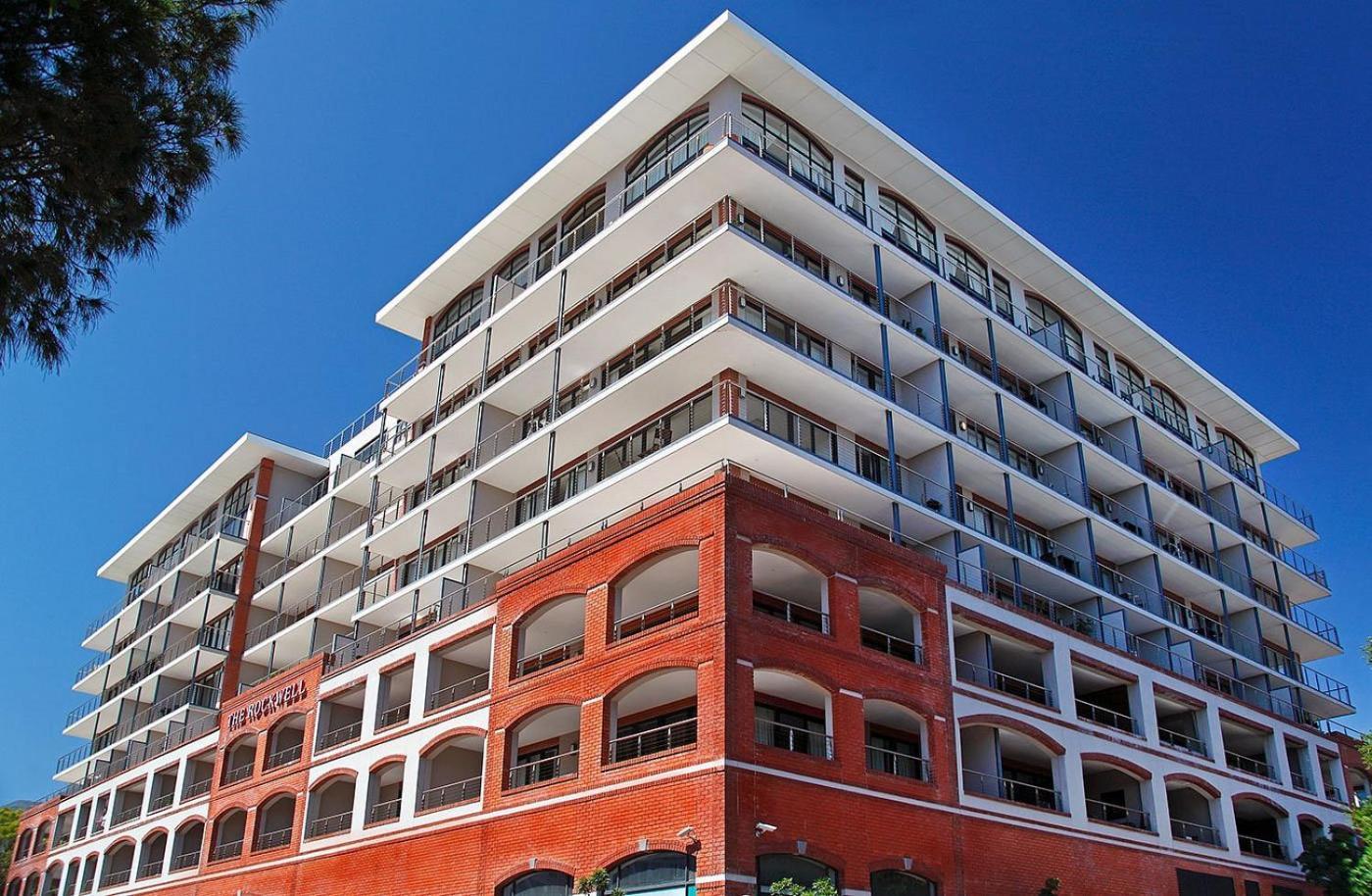 Stylish With Large, Covered Balcony In De Waterkant Cape Town