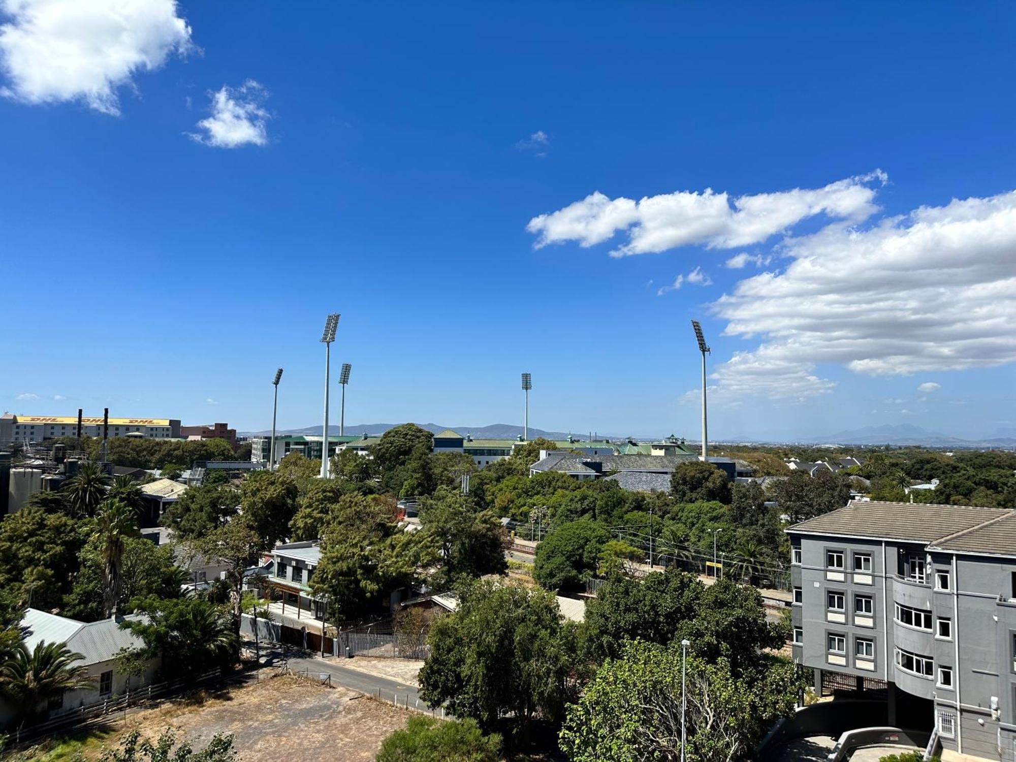 Newlands Peak Apartment