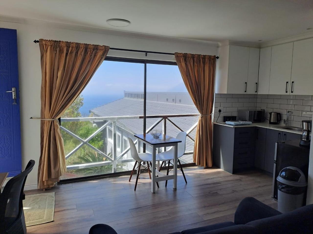 Apartamento In Glencairn