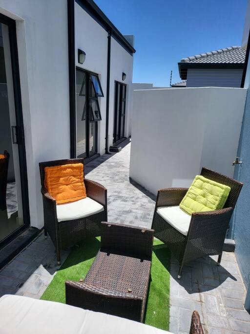 Apartment Sleep Well Ekhaya In Sandown Security Enclave, Blouberg *