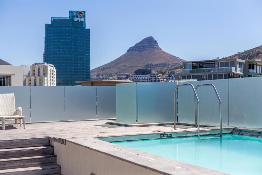 Waterfront Canal Stunning * Cape Town
