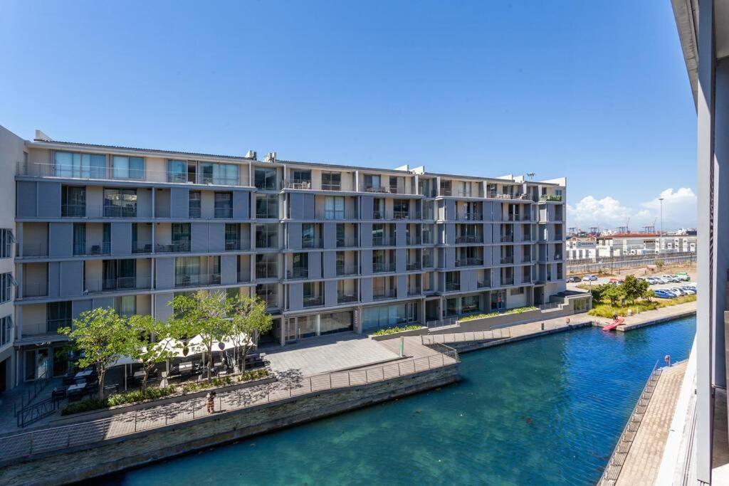 Waterfront Canal Stunning Apartment *