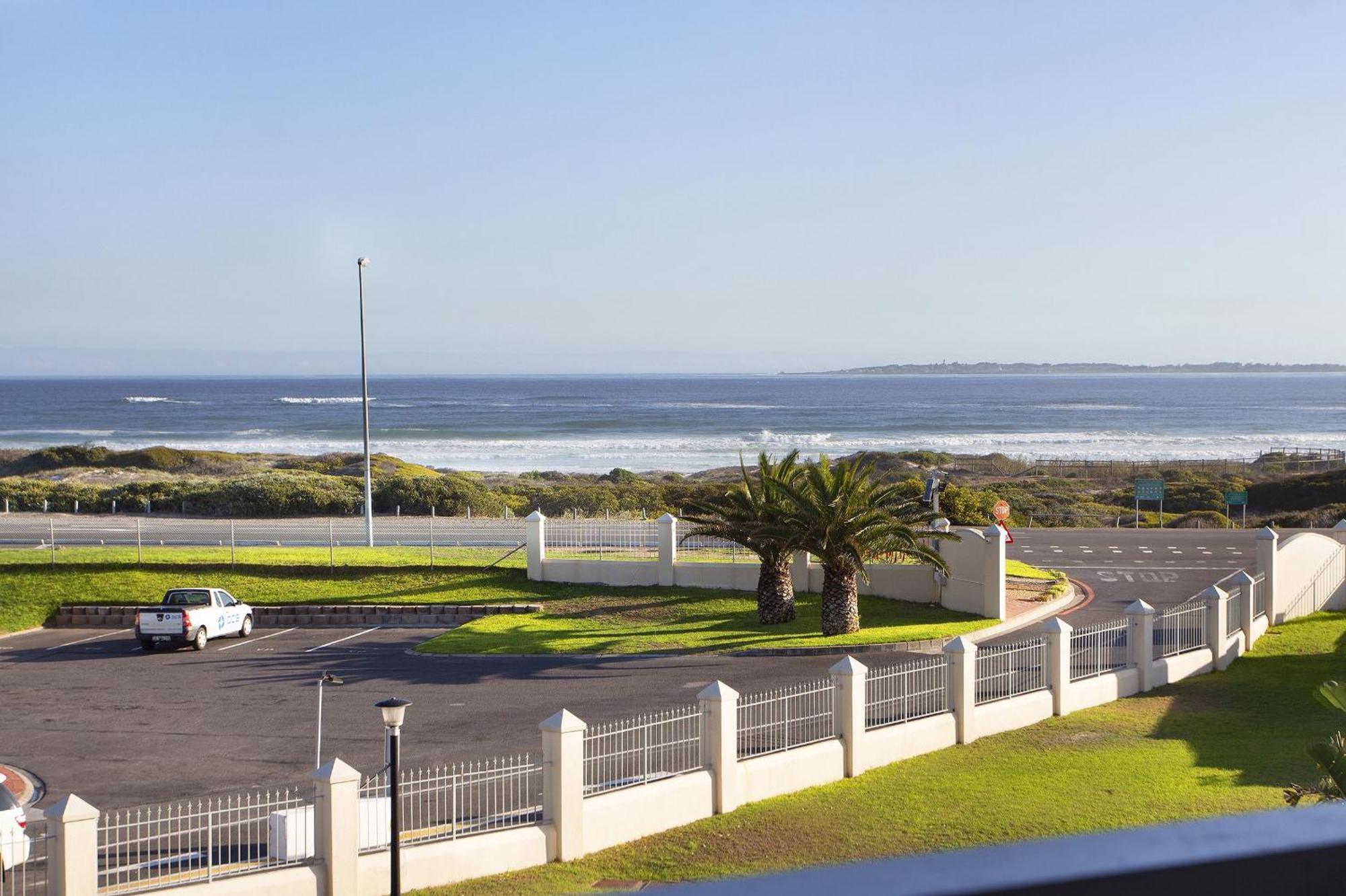 Big Bay Club 21 By Host Agents Cape Town