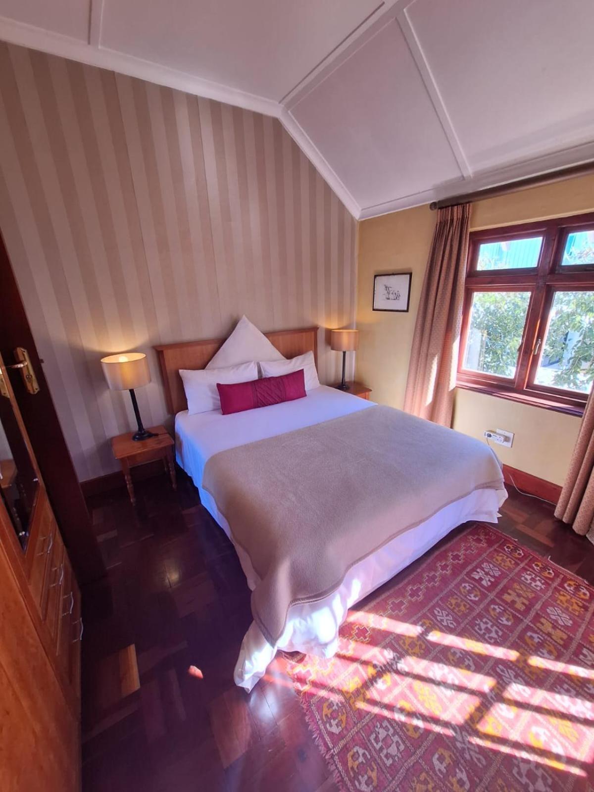 Clarence House Bed & Breakfast 2*