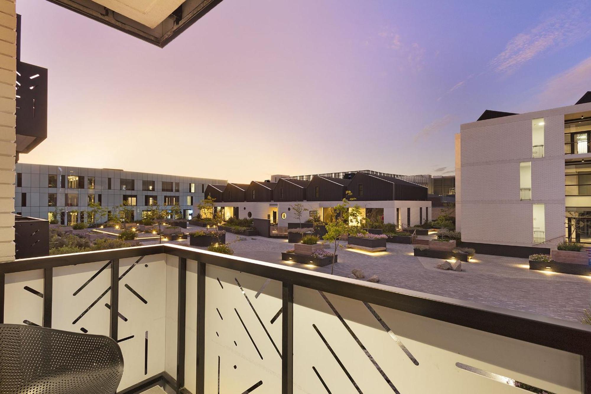 Bridgewater View 415 By Host Agents * Cape Town