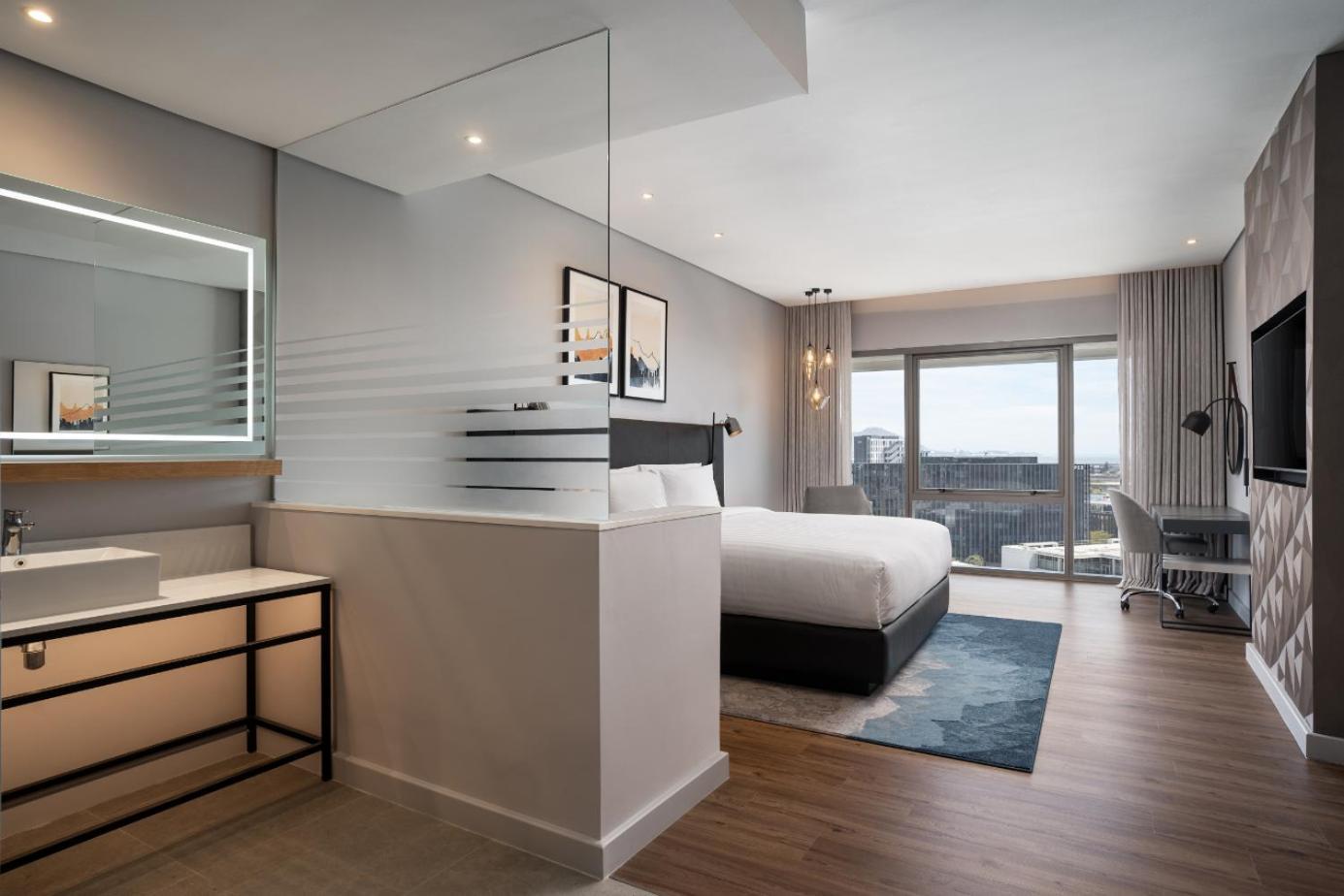 Marriott Crystal Towers Hotel