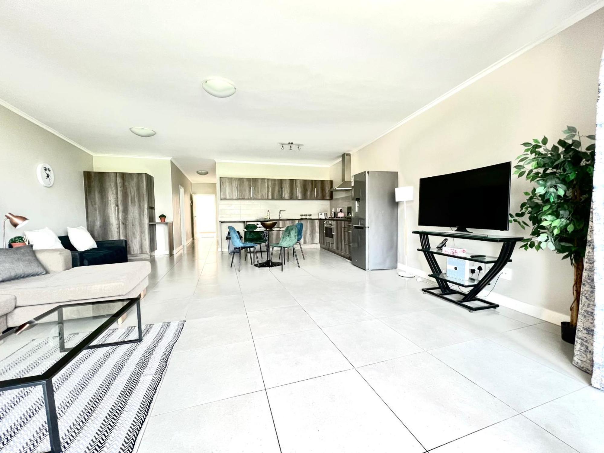 Spacious Modern 1 Bedroom Near Canal Walk Cidade Do Cabo