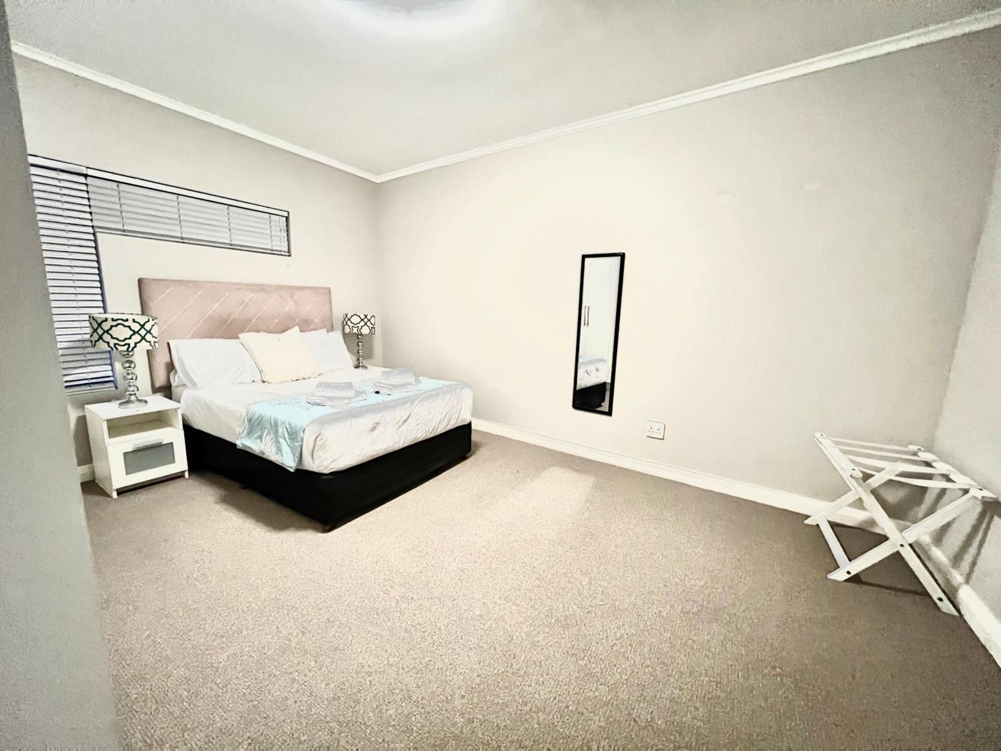 Apartamento Spacious Modern 1 Bedroom Near Canal Walk *