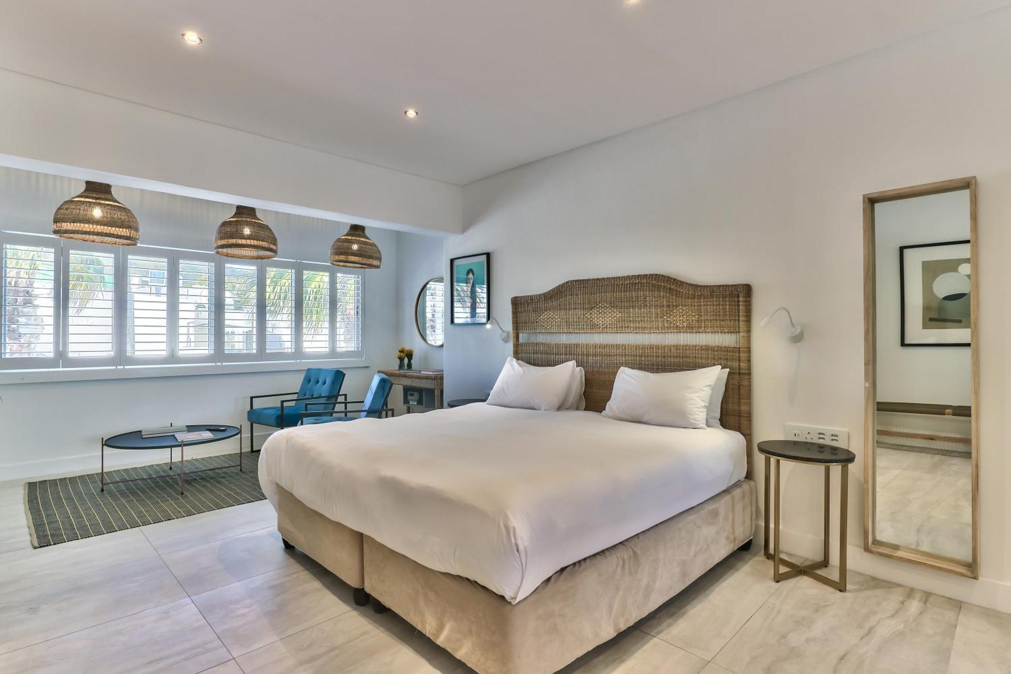 In Camps Bay - 40m From Apartment *