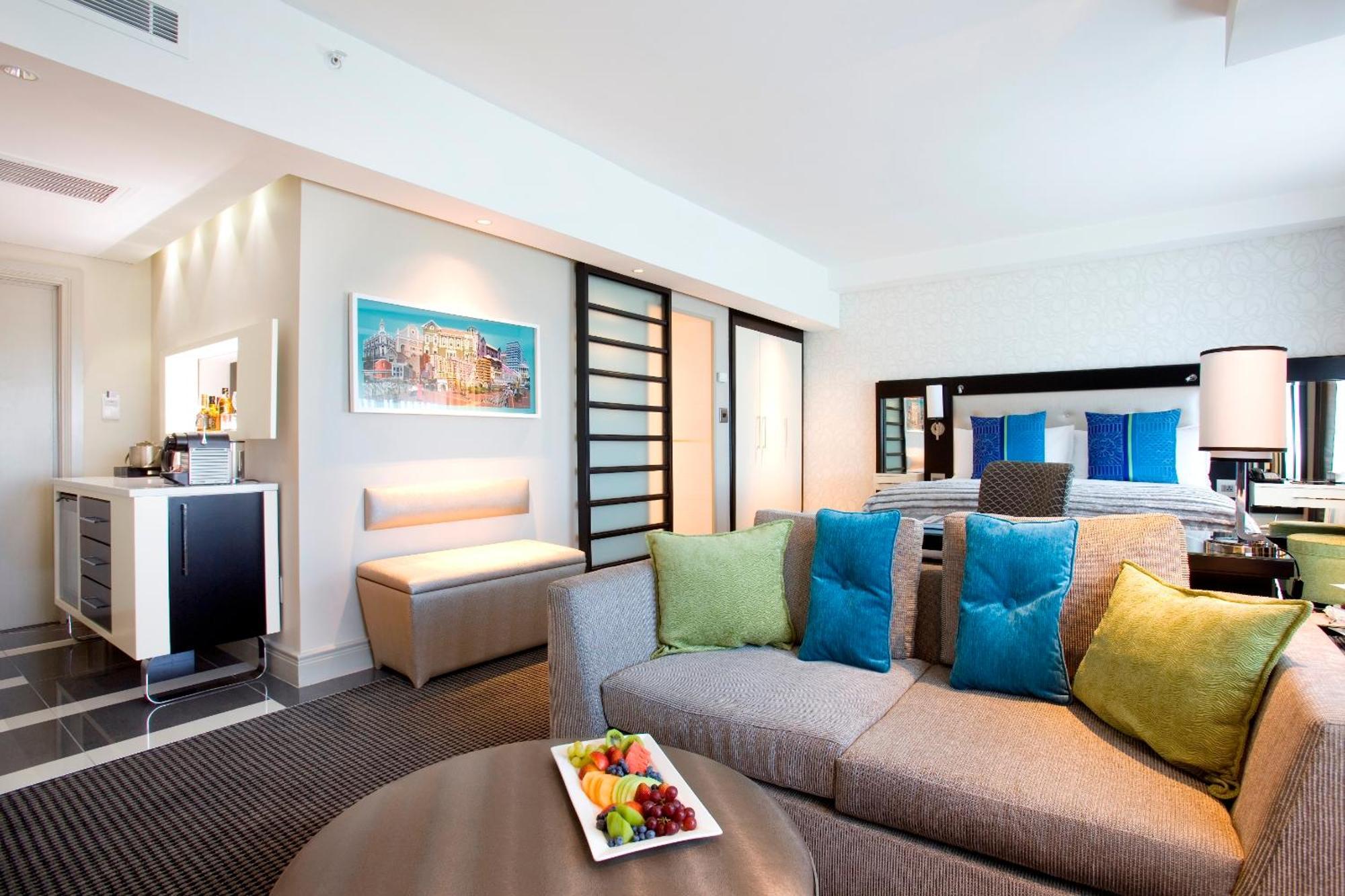 Southern Sun Waterfront Hotel 4*