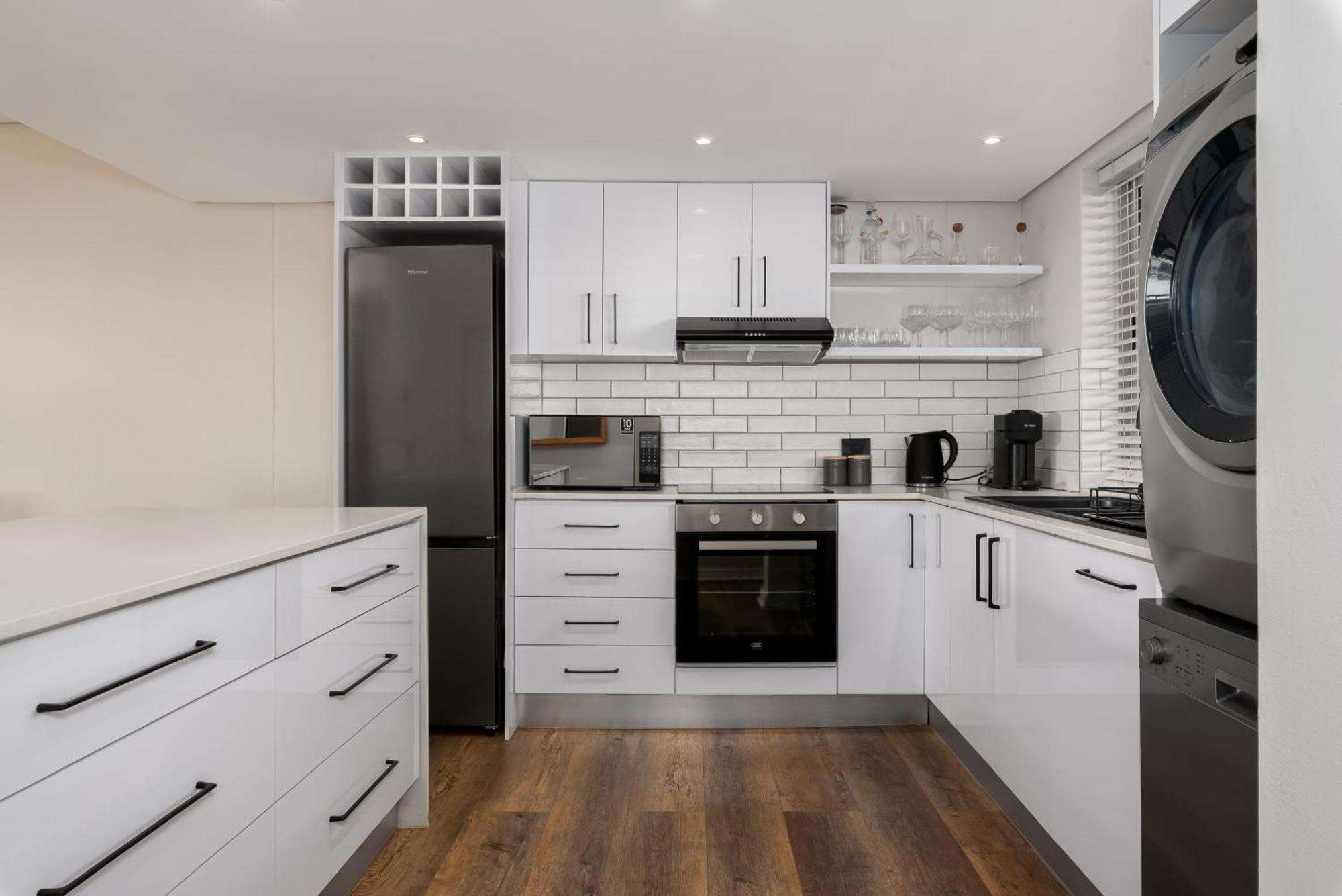 Harbour Edge Apartments *