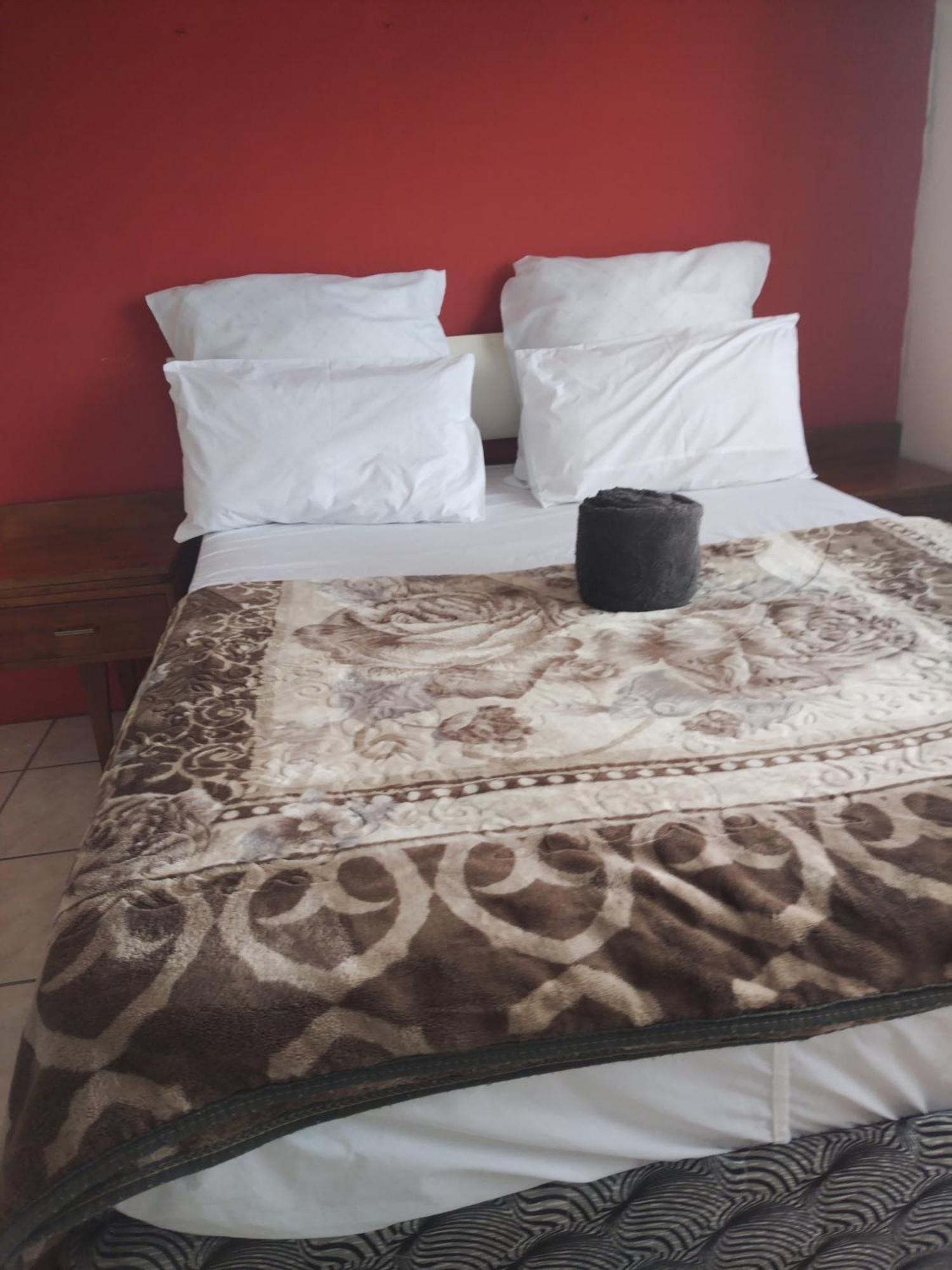 Ludinz Guest House, Self Catering Cape Town